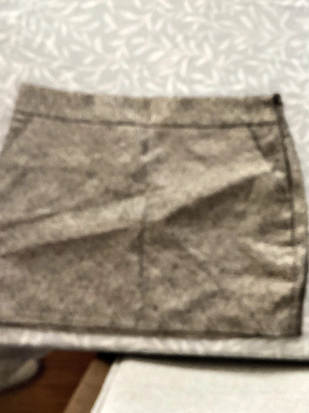 Forever 21 Abstract Mini Skirt in Gray & Black Size Small Like New